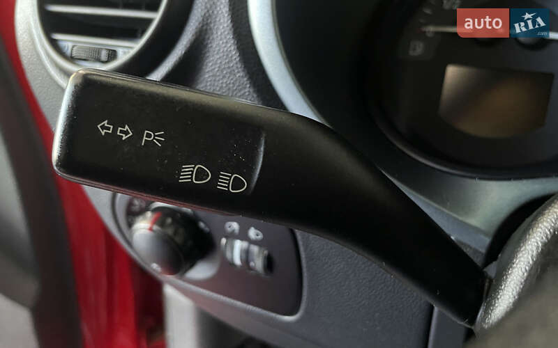Хэтчбек SEAT Leon 2006 в Шептицькому