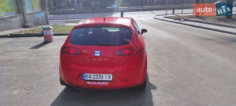 Хэтчбек SEAT Leon 2008 в Киеве