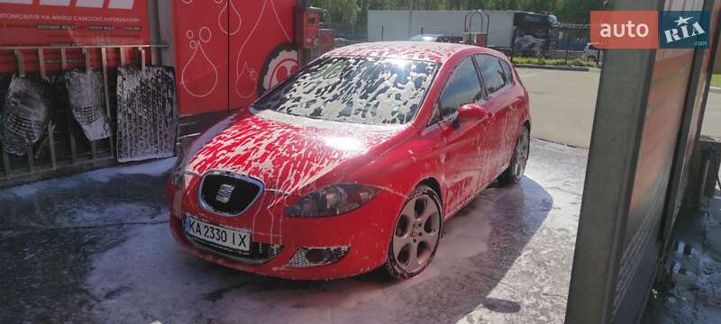 Хэтчбек SEAT Leon 2008 в Киеве
