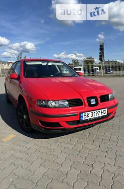 Хетчбек SEAT Leon 2002 в Сарнах