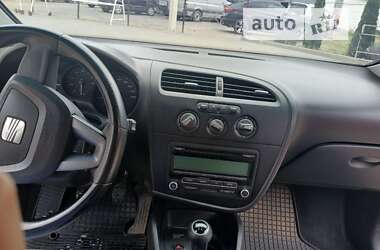 Хетчбек SEAT Leon 2011 в Бару