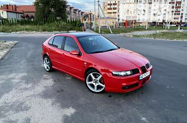 Хэтчбек SEAT Leon 2005 в Киеве