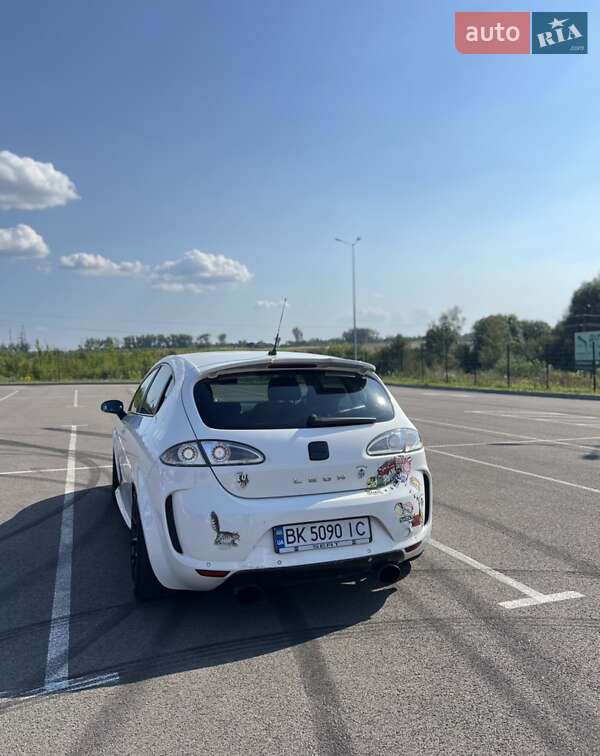 Хэтчбек SEAT Leon 2008 в Ровно