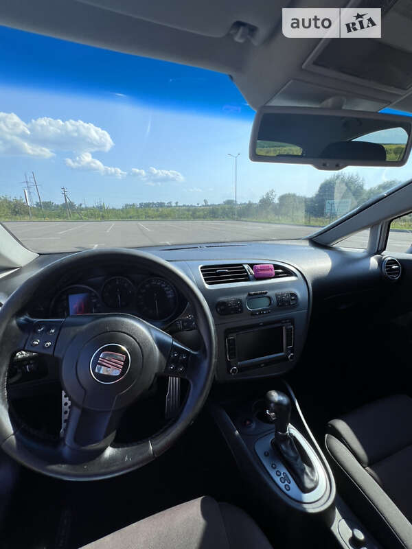 Хэтчбек SEAT Leon 2008 в Ровно