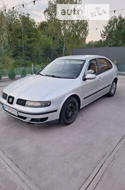 Хэтчбек SEAT Leon 2000 в Тысменице