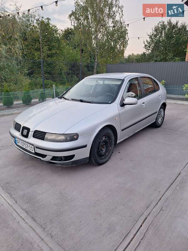 Хетчбек SEAT Leon 2000 в Тисмениці