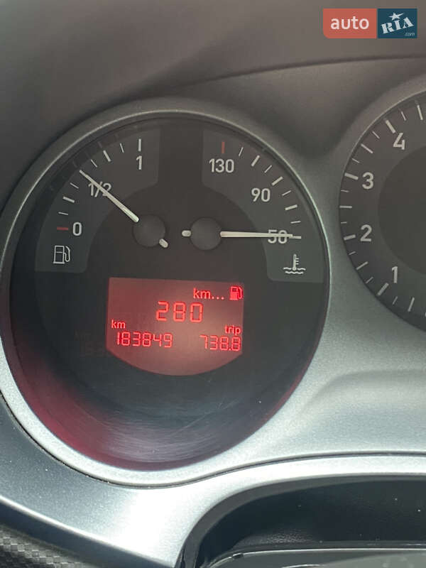 Хэтчбек SEAT Leon 2008 в Киеве