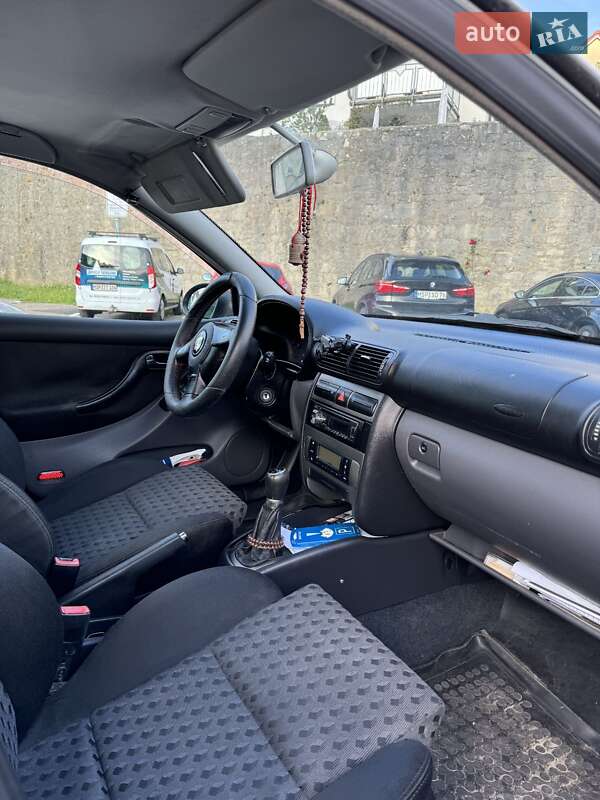 Хэтчбек SEAT Leon 2002 в Виннице