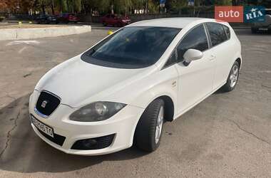 Хэтчбек SEAT Leon 2012 в 