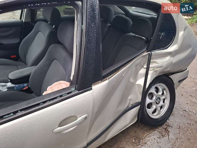 Хэтчбек SEAT Leon 2004 в Львове фото 2 Хэтчбек SEAT Leon 2004 в Львове