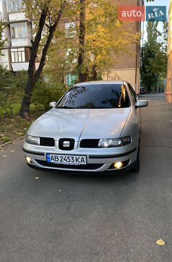 Хэтчбек SEAT Leon 2002 в 