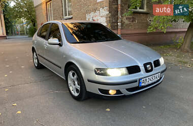 Хэтчбек SEAT Leon 2002 в 