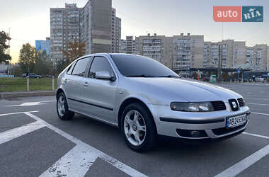 Хэтчбек SEAT Leon 2002 в 