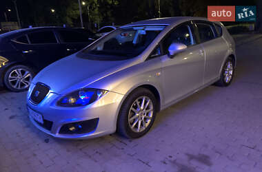 Хэтчбек SEAT Leon 2010 в Львове