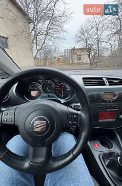 Хэтчбек SEAT Leon 2008 в Луцке