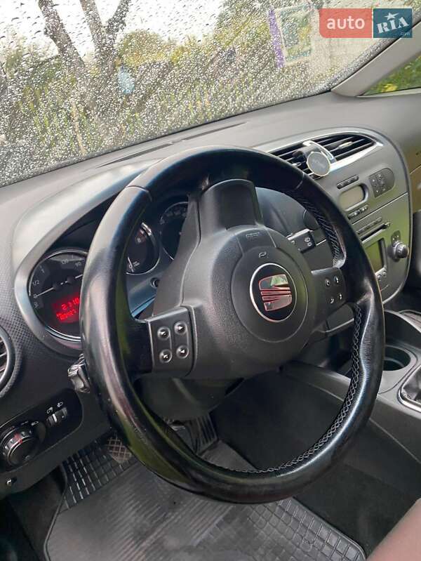 Хэтчбек SEAT Leon 2006 в Черкассах