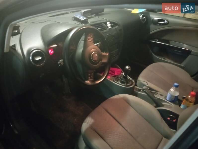 Хэтчбек SEAT Leon 2008 в Конотопе