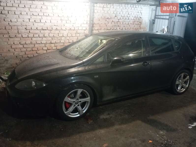 Хэтчбек SEAT Leon 2008 в Конотопе