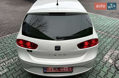 Хетчбек SEAT Leon 2011 в Кам'янському