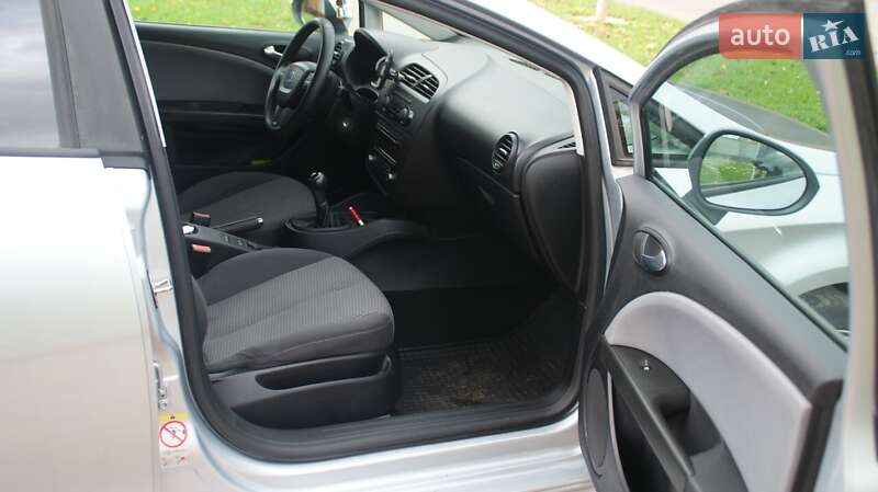 Хэтчбек SEAT Leon 2011 в Черкассах