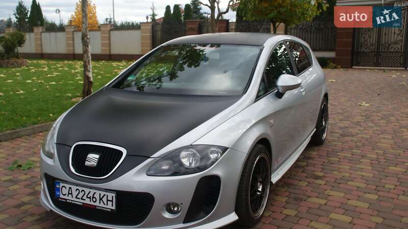 Хэтчбек SEAT Leon 2011 в Черкассах