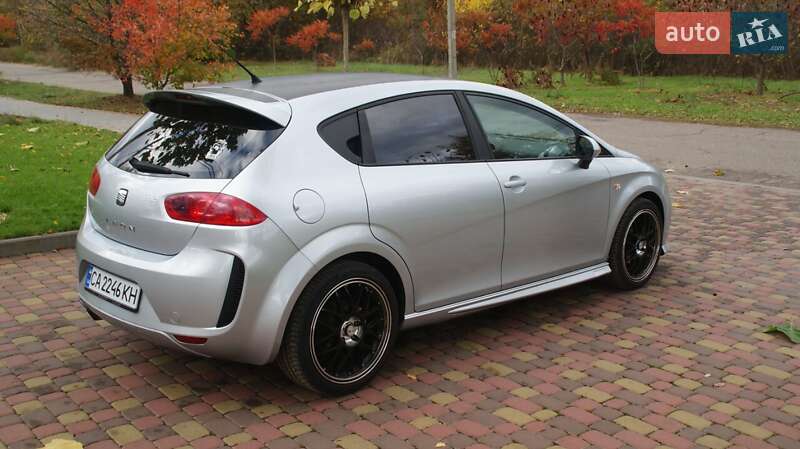 Хэтчбек SEAT Leon 2011 в Черкассах