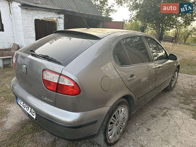 Хетчбек SEAT Leon 2003 в Дніпрі