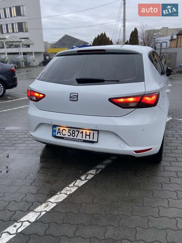 Хэтчбек SEAT Leon 2012 в Луцке