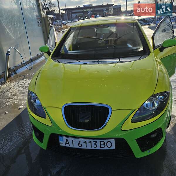 Хэтчбек SEAT Leon 2008 в Киеве