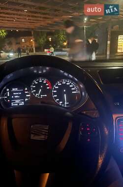 Хетчбек SEAT Leon 2010 в 