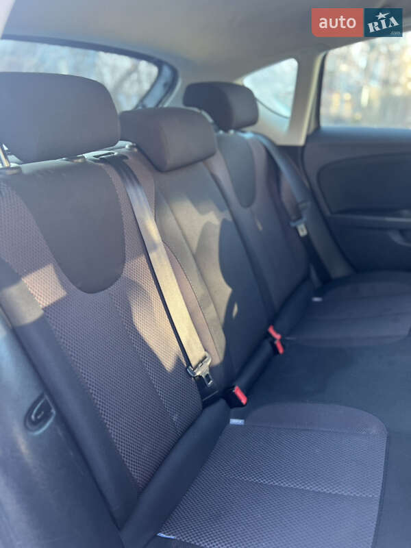Хэтчбек SEAT Leon 2007 в Казатине