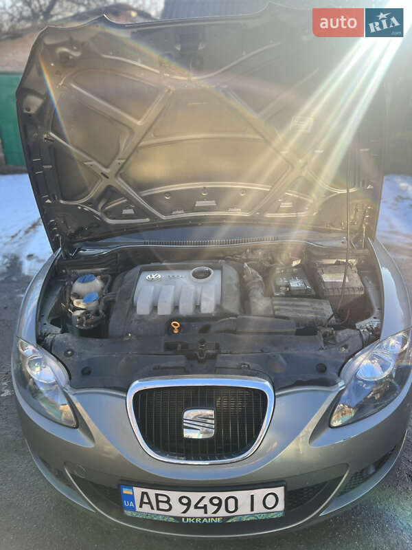 Хэтчбек SEAT Leon 2007 в Казатине