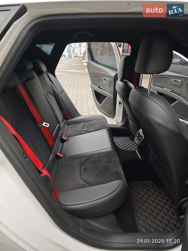 Хэтчбек SEAT Leon 2016 в Киеве