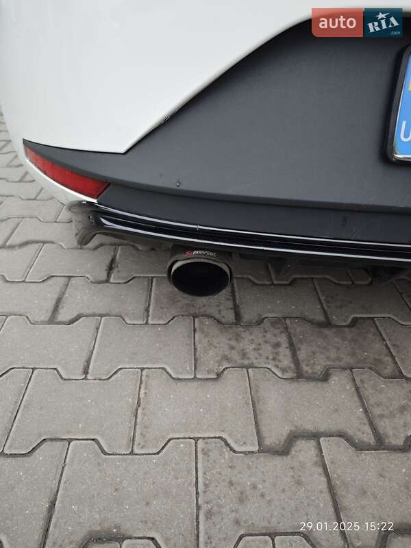 Хэтчбек SEAT Leon 2016 в Киеве