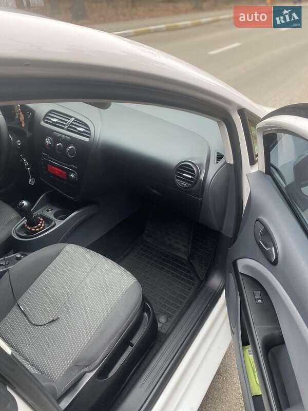 Хетчбек SEAT Leon 2010 в Києві