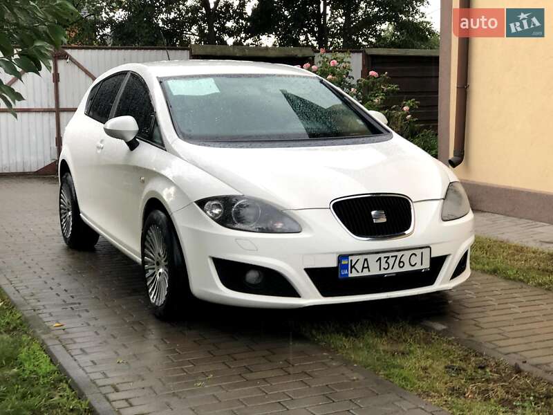 Хэтчбек SEAT Leon 2010 в Киеве фото 2 Хэтчбек SEAT Leon 2010 в Киеве