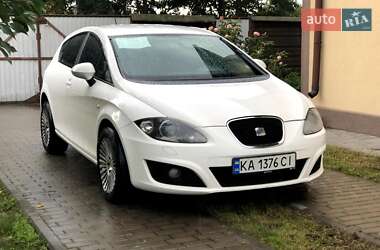 Хэтчбек SEAT Leon 2010 в Киеве