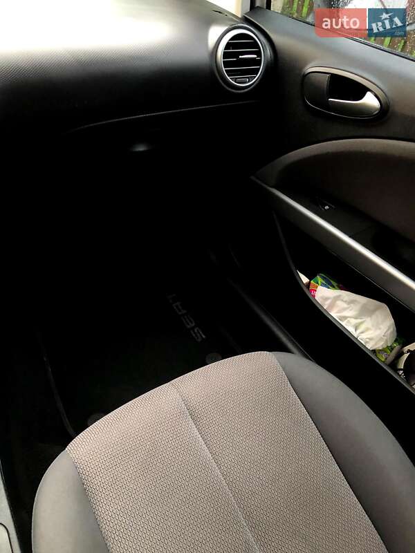 Хэтчбек SEAT Leon 2010 в Киеве фото 24 Хэтчбек SEAT Leon 2010 в Киеве