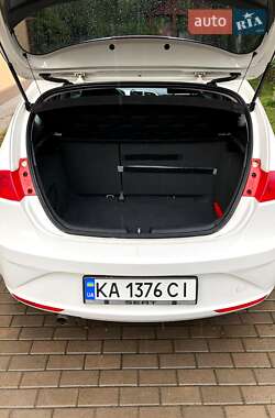 Хэтчбек SEAT Leon 2010 в Киеве