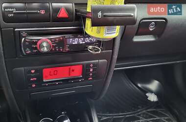 Хэтчбек SEAT Leon 2005 в 