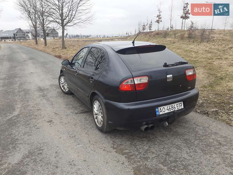 Хэтчбек SEAT Leon 2005 в Межгорье
