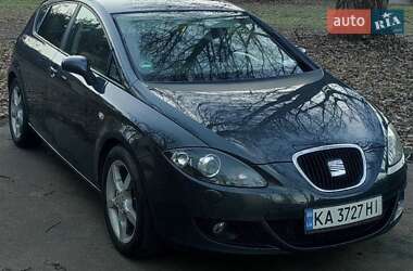 Хэтчбек SEAT Leon 2008 в Киеве