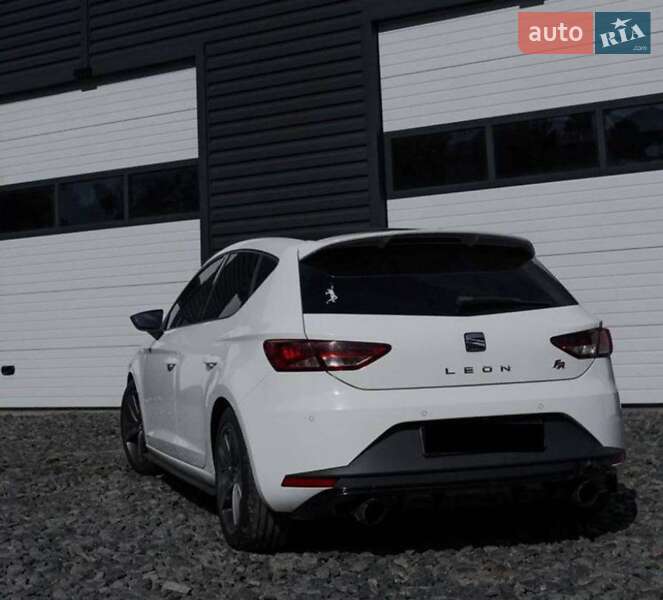 Хэтчбек SEAT Leon 2016 в Киеве