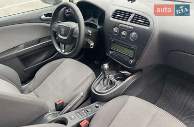 Хэтчбек SEAT Leon 2011 в 