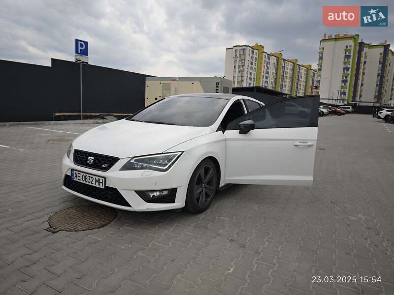 Хэтчбек SEAT Leon 2016 в Киеве