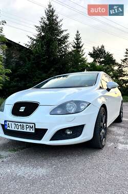 Хэтчбек SEAT Leon 2011 в 