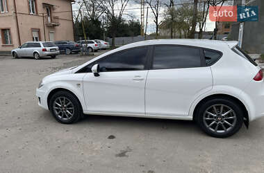 Хетчбек SEAT Leon 2010 в 