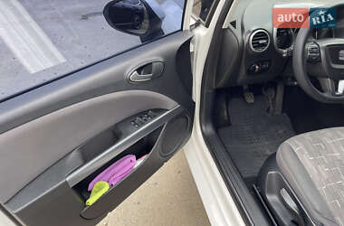 Хетчбек SEAT Leon 2010 в 