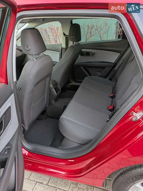 Хэтчбек SEAT Leon 2017 в Киеве