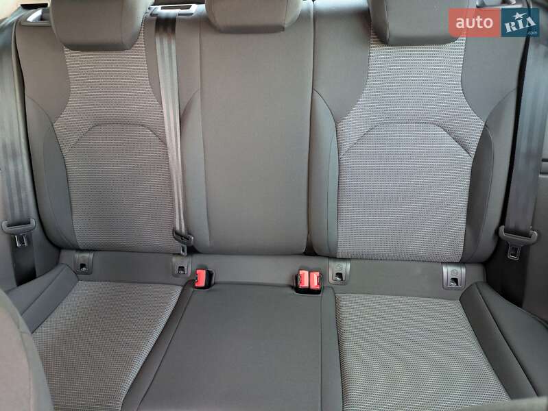 Хэтчбек SEAT Leon 2017 в Киеве